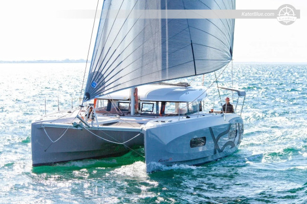 Location de yacht avec skipper à la semaine – Classiques côtiers : Ischia, Capri et Li Galli en 7 nuits