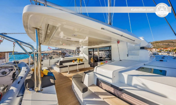 Catamaran Lagoon 50 Fly de 2018 à vendre à Trogir, Croatie