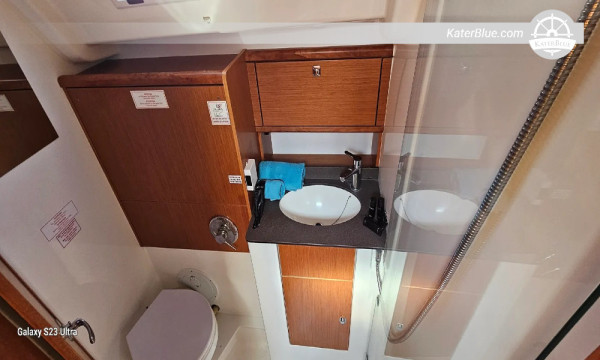 Prodajem potpuno operativnu jedrilicu 2019 Bavaria Cruiser 51, 5 kabina s 12 ležajeva Nea Peramos, Grčka