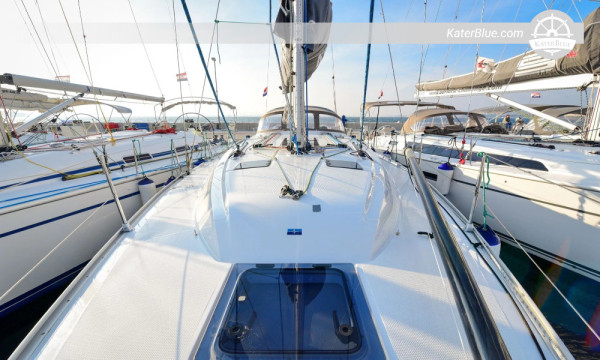 Sprzedam w pełni sprawny jacht Bavaria Cruiser 41S z 2017 roku, 3 kabiny w miejscowości Pirovac w Chorwacji