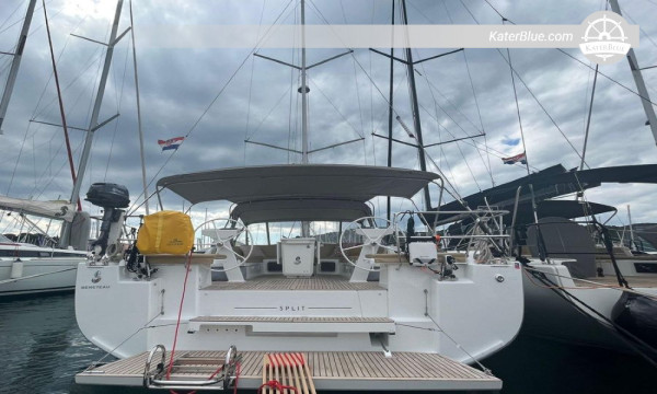 2023 Beneteau Oceanis 51.1 – 4 kabine + posada, klima uređaj, generator, pramčani propeler, baza u Splitu, Hrvatska