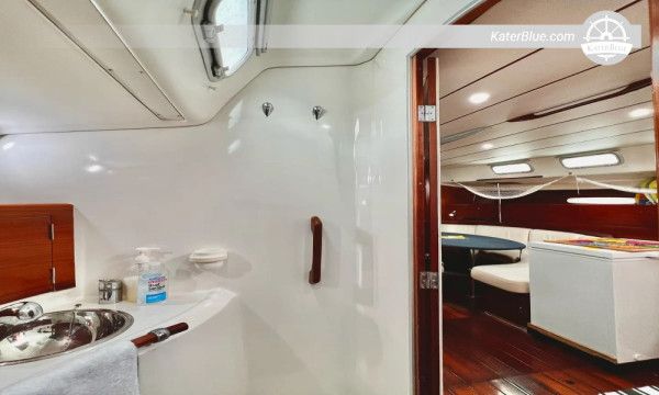 Escapade de 8 heures à Cholón Beach et Punta Barú – Location de bateau privé Beneteau First 47 au départ de Carthagène