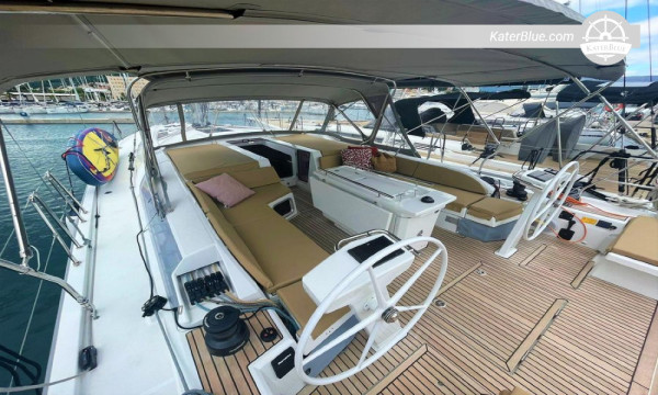 2023 Beneteau Oceanis 51.1 – 4 kabine + posada, klima uređaj, generator, pramčani propeler, baza u Splitu, Hrvatska