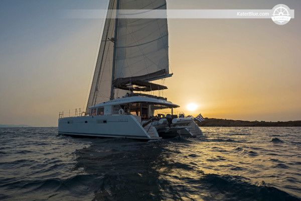Lagoon 560 S2 2014 for Sale - 5 Cabin Premium Catamaran, Flybridge, Full Equipment