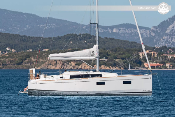 Jadwal Pelayaran Mingguan Pulau dan Pesisir dengan Kapal Beneteau Oceanis 38.1