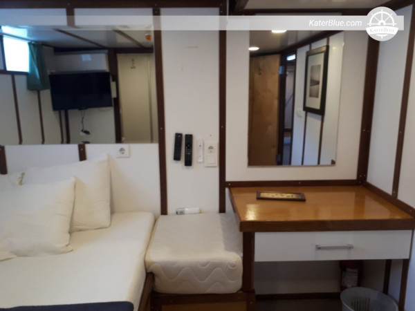 Yacht à moteur en acier de 36 m, construction 2012, certifié pour 250 passagers, basé à Muğla – Équipé de panneaux solaires et prêt pour la location