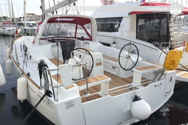2017 Beneteau Oceanis 38.1 – 3 kabine, dvostruka kormila, pomoćni čamac, spreman za najam, baza u Hrvatskoj