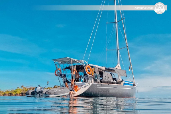 Croisière de 8 heures à Playa Blanca et Cholón au départ de Carthagène à bord du Beneteau First 47