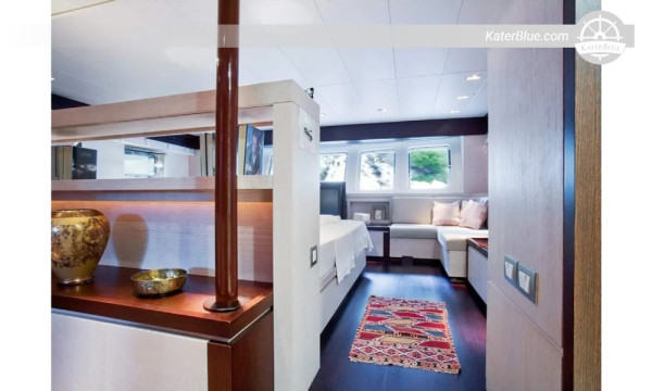 Yacht à moteur en acier de 37 m, construction/rénovation 2008, 4 cabines – prêt à la location, TVA acquittée, toutes commodités