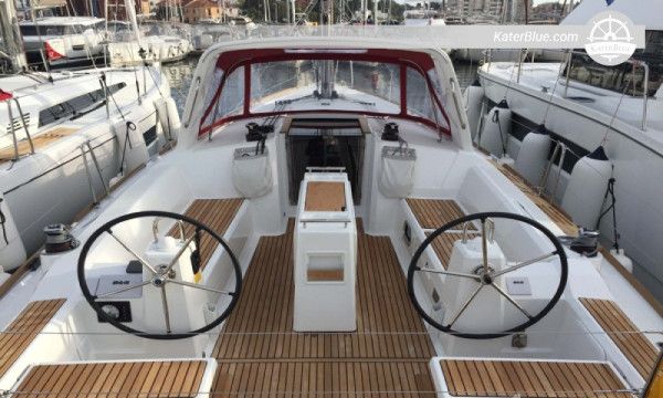 2017 Beneteau Oceanis 38.1 – 3 kabine, dvostruka kormila, pomoćni čamac, spreman za najam, baza u Hrvatskoj
