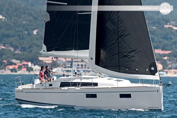 2019 Beneteau Oceanis 38.1 – 3 kabine, 2 kupaonice, B&G navigacija, baza u Splitu, Hrvatska