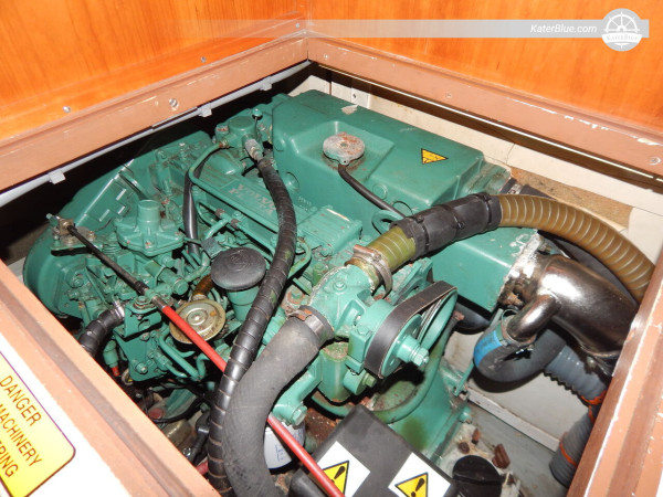 Voilier Oyster 42 à vendre – Construction 1999 – 12,98 m, 2 cabines, TVA payée, Sardaigne, Italie