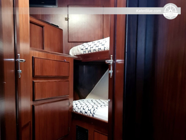 Hatteras 45 Convertible Motor Yacht à vendre – Construction 1989, rénovation 2024 – 13,84 m, 2 cabines, Sardaigne, Italie