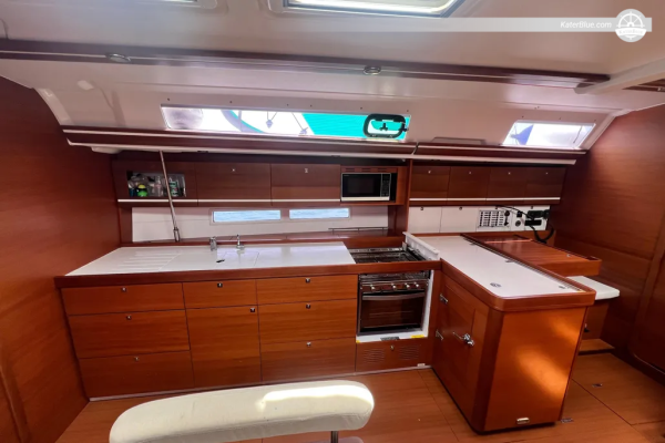 Dufour Grand Large 450, location à la semaine sans équipage à Bequia, Saint-Vincent-et-les-Grenadines