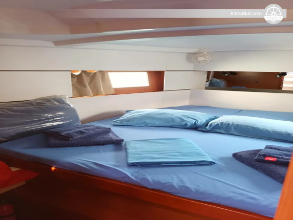 Beneteau Oceanis 38 (2016) – 11,5-metrowy jacht żaglowy z 3 kabinami na sprzedaż we Włoszech