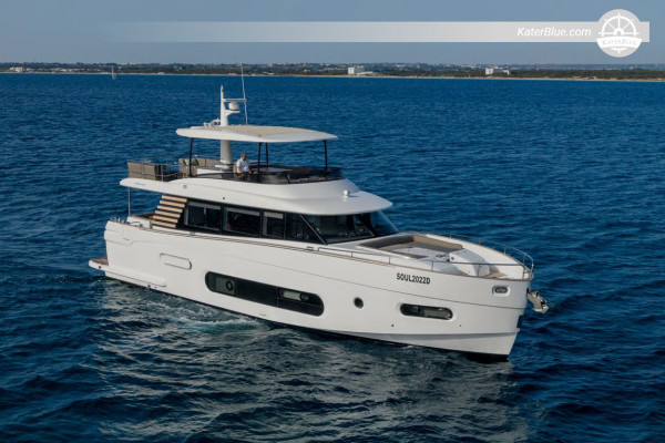 Island Hopper Yacht Charter – 7 noites para Ischia, Ventotene, Ponza e Capri saindo de Nápoles a bordo do Azimut Magellano 66