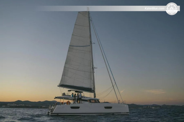 Charter di 7 giorni a scafo nudo per le Isole Saroniche - Capo Sunio, Idra e Spetses