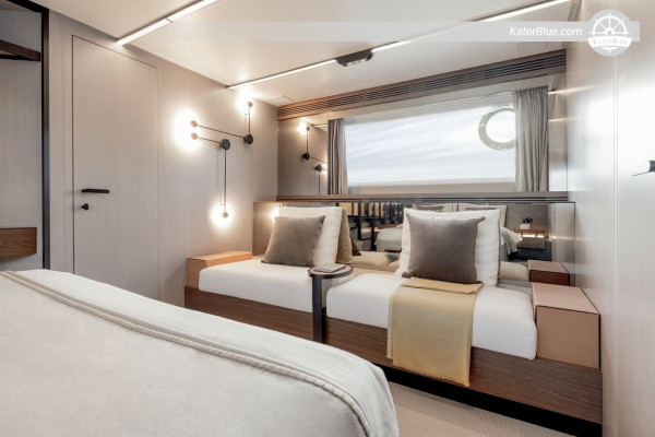 Aluguel de iate com skipper por 7 noites na Costa Amalfitana saindo de Nápoles: Sorrento, Positano, Amalfi e Capri a bordo do Azimut Magellano 66