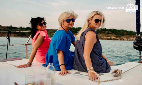 Excursion d'une journée (8 heures) en catamaran au départ de Marina Sarafovo : île Sainte-Anastasie, cap Akin et îles sauvages de Sozopol