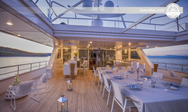 Crociera di lusso di 1 settimana a bordo di Katina – da Dubai Marina a Yas Marina, Palm Jumeirah e Moschea dello Sceicco Zayed