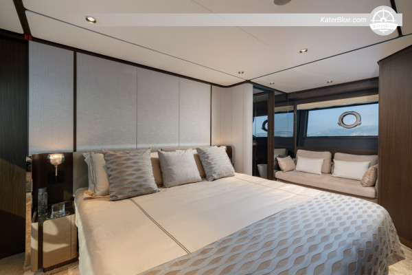 Aluguel de iate Ferretti 860 por 7 noites – Itinerário pela Costa Amalfitana com Sorrento, Positano, Capri e muito mais