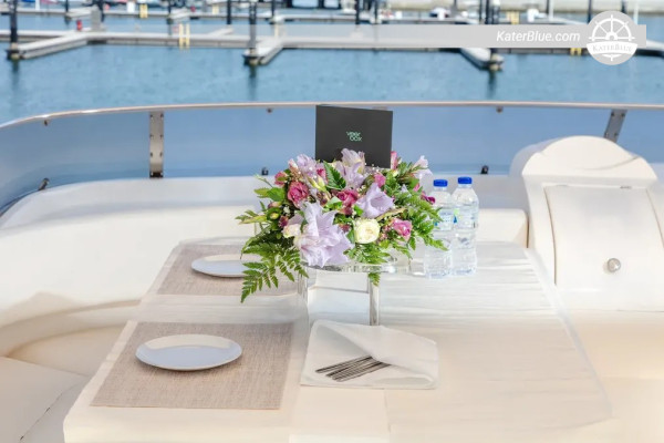 Location de yacht Majesty 61 pour 3 heures – Itinéraire Atlantis et Burj Al Arab