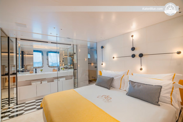 Sanlorenzo SX88 Island Hopper Charter – Itinerário acelerado de 7 noites para Ischia, Ventotene, Ponza e Capri