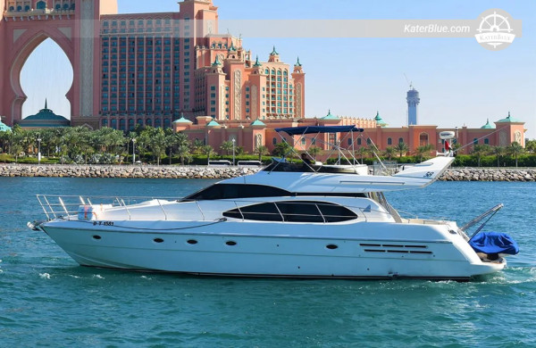 Location de yacht à Dubaï (4 à 6 heures) avec vue sur l'Atlantis, le Burj Al Arab et le canal.