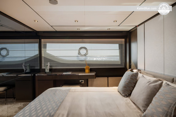 7-daagse jachtcharter Capri, Ischia & Procida – Ontspannende eilandhopperroute aan boord van de Ferretti 860
