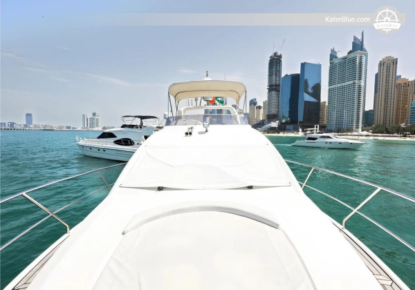 Location de yacht privé avec skipper pour 8 heures à Dubaï – Bluewaters Island, JBR, Atlantis et Palm Crescent avec arrêts baignade