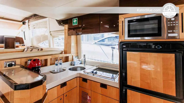 2-timers privat yacht-krydstogt til Palm Jumeirah og Atlantis fra Dubai Harbour