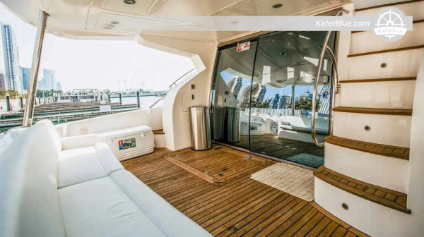 3hodinový pronájem jachty v Dubaji – Marina, Atlantis a Burj Al Arab