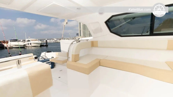 3-timers Dubai Yacht Charter – Atlantis & Burj Al Arab ombord på Silvercraft 36