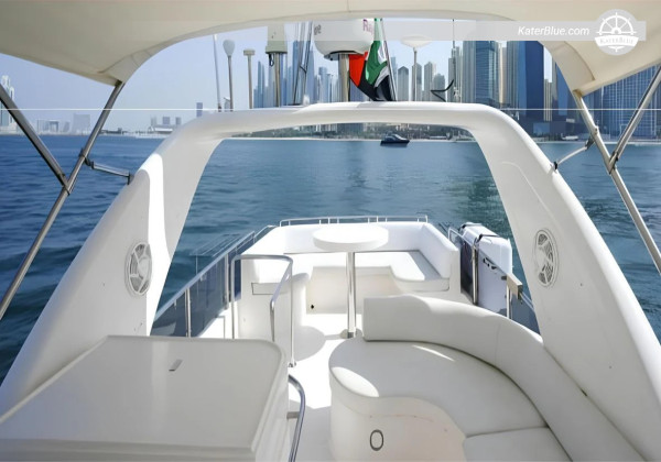 Location de yacht privé avec skipper pour 8 heures à Dubaï – Bluewaters Island, JBR, Atlantis et Palm Crescent avec arrêts baignade
