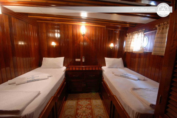 Goélette de 35 m à vendre (2007) – 8 cabines, deux moteurs Volvo, prête à la location, visible à Marmaris, Turquie
