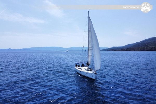 博纳多 Oceanis 46 (2011) 帆船出售 – 14.09米，4个舱室，位于希腊阿利莫斯