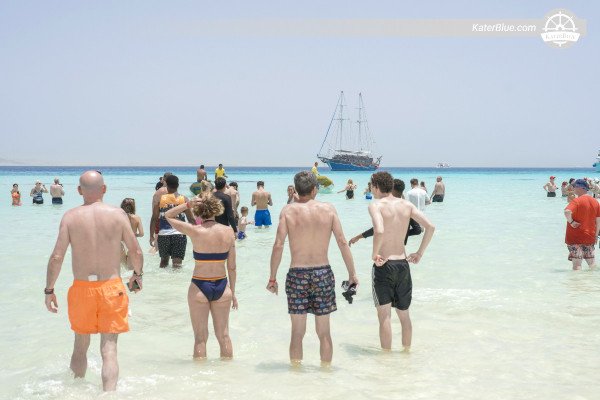 Attraverso Jackfish Alley e Ras Za'atar – Escursione di 7 ore in caicco nel Mar Rosso con snorkeling, visita alle barriere coralline e alla lingua di sabbia da Sharm El Sheikh