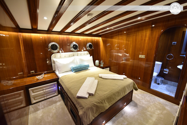 Goélette de 34 m sur mesure à vendre (2002, rénovée en 2015) – 10 cabines, deux moteurs Iveco, prête à la location, visible à Fethiye, Turquie