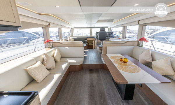 Продаётся моторная яхта Sky Walker X-53 (2025) — 16,25 м, 2 каюты, сертификат CE-B, коммерческая вместимость 17 человек, зарегистрирована в ОАЭ.