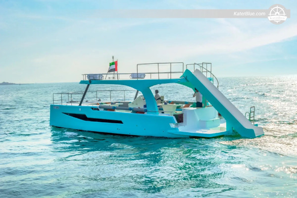 Noleggio di yacht privato per 1 ora a Dubai – Marina, Ain Dubai e percorso panoramico JBR