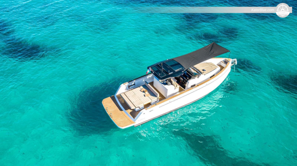 Pardo luxury vessel day charter offer Antibes France