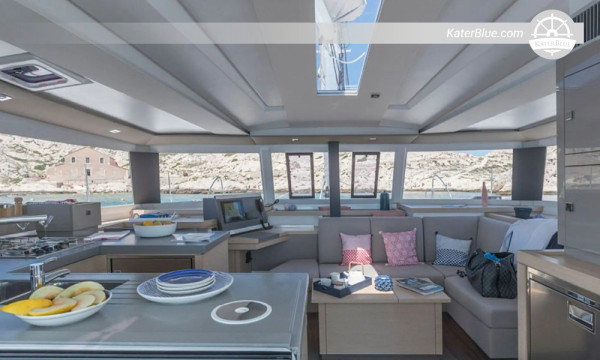 Croisière privée avec skipper dans les Cyclades au départ de Mykonos – 7 jours via Naxos, Santorin, Ios et Paros