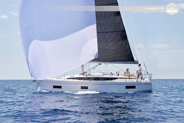 Bavière C38 avec skipper privé — 7 jours d'Athènes visitant Kéa, Kythnos, Serifos, Sifnos et Paros