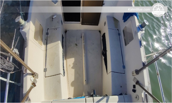 Bénéteau Evasion 32 (1977) for Sale – 9.7m Classic Ketch Motorsailer, 2 Cabins, Fiumicino
