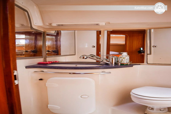 Thassos Island Discovery – Weekly Bareboat from Kavala aboard Bavaria 46