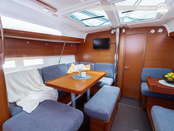 Rilassante navigazione a scafo nudo in Croazia – Dufour 412 Grand Large, Pola via Brioni, Unije, Susak, Ilovik e Lussino