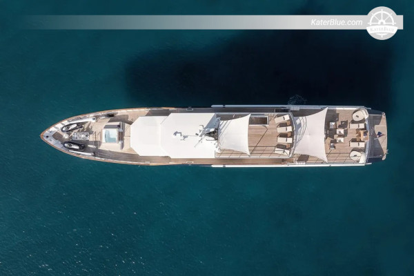 Feadship 164 pieds « Koru » (1983, refit 2024) – Bannenberg Design, 5 cabines, 18–20 nœuds, jouets nautiques et annexes – Gênes, Italie