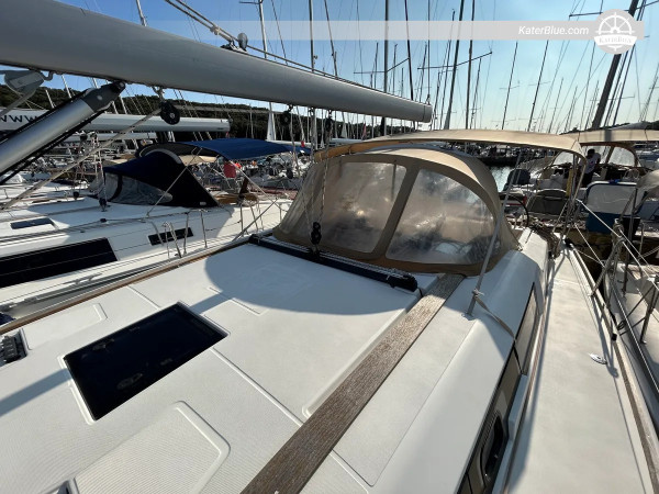 Rilassante navigazione a scafo nudo in Croazia – Dufour 412 Grand Large, Pola via Brioni, Unije, Susak, Ilovik e Lussino