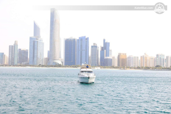 Emirates Palace Lagoon & Swim – 8-satno kultno privatno krstarenje sa sidrom u laguni, nježnim fotografijama, gurmanskim ručkom i panoramskim obilaskom obale