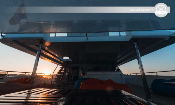 Southern Red Sea Liveaboard – 7 Nights from Port Ghalib covering Daedalus Reef, Zabargad, Rocky Island, St. John’s, Fury Shoals and Elphinstone with nitrox and pro guides